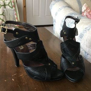 Steve Madden 'Madalynn' 4.5 Inch Heel, in Black
